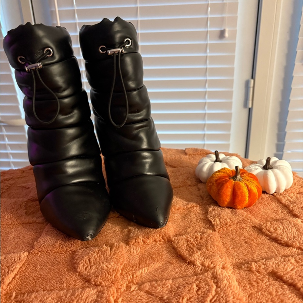 Women’s black Steve Madden quilted ankle boots